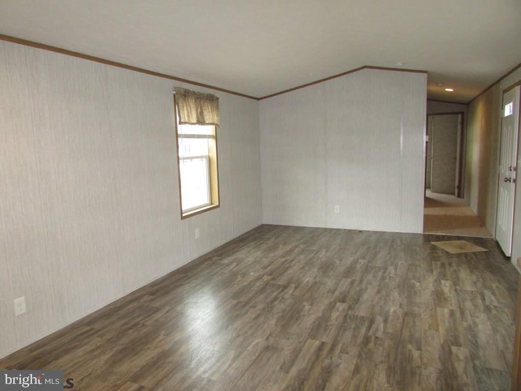 382 Hawk Lane Property Photo 3