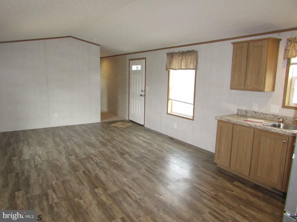 382 Hawk Lane Property Photo 4