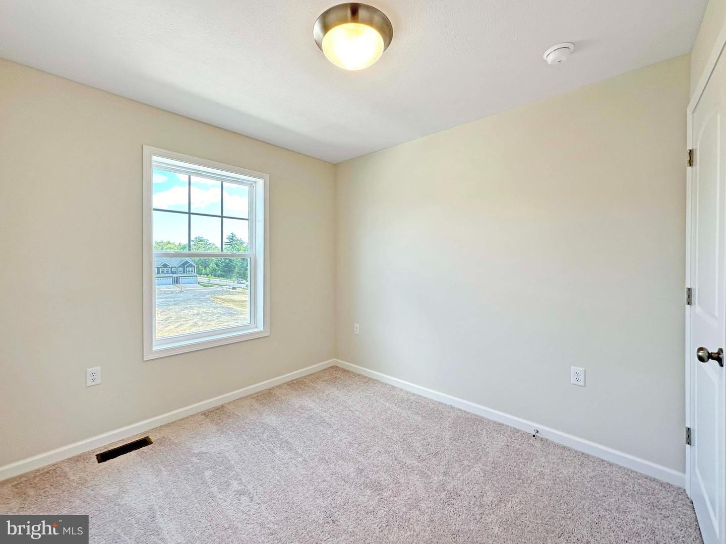110 Dolomite Dr Property Photo 28