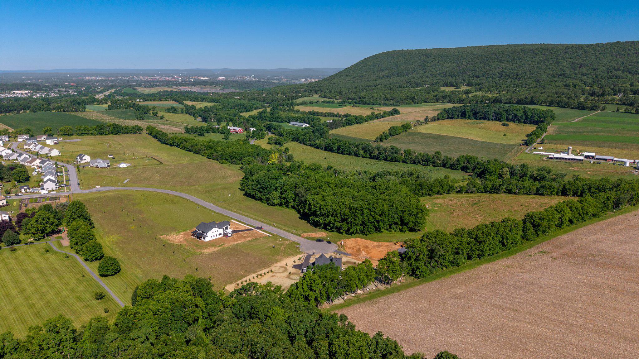 656 Montclair Ln Property Photo 1