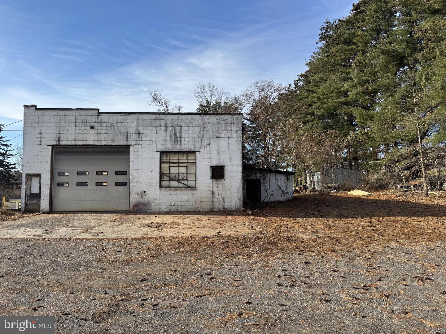 1831 W College Ave Property Photo 8