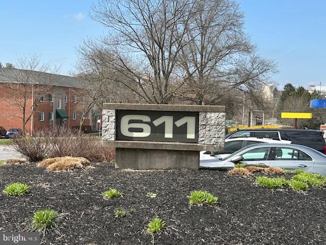 611 University Dr #215 Property Photo 4