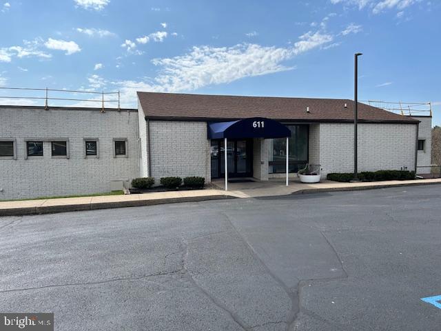 611 University Dr #215 Property Photo 6