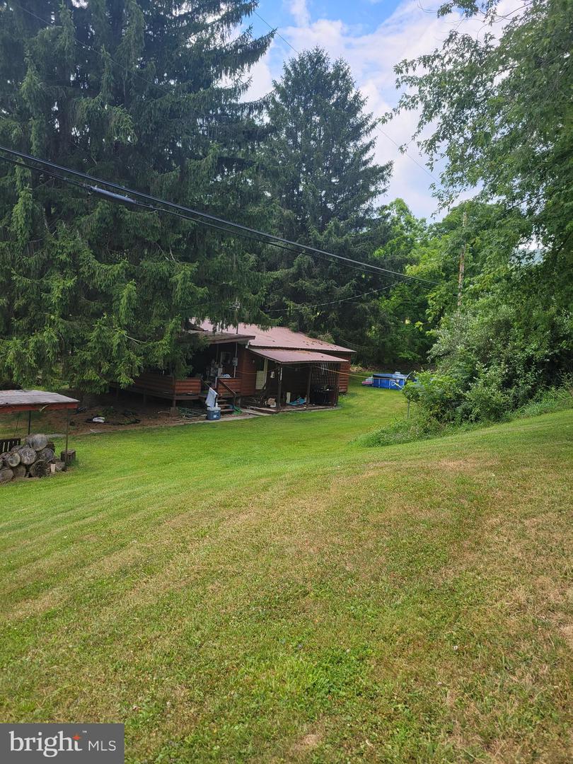 1997 Summit Hill Rd Property Photo