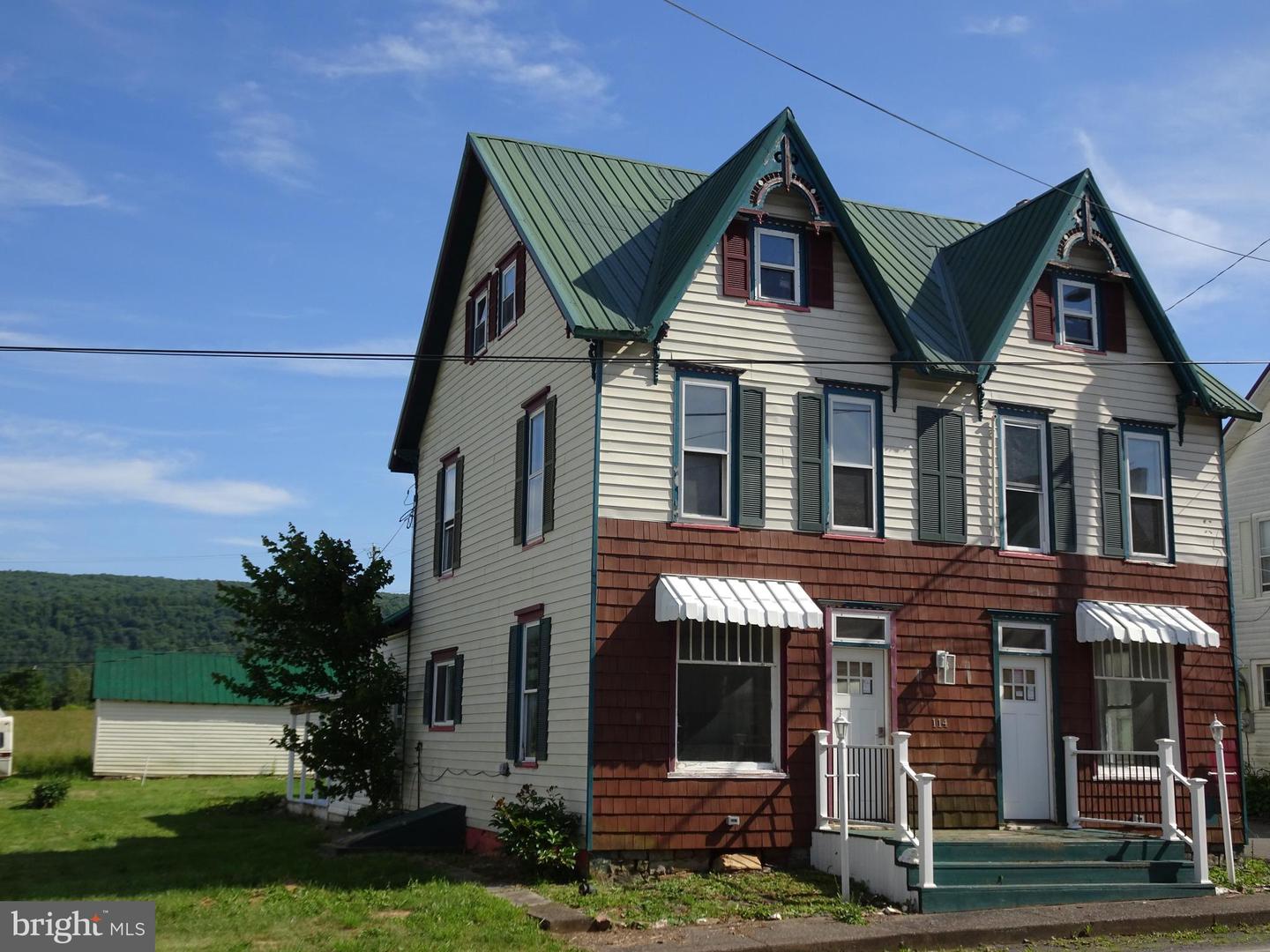 114 W MAIN ST