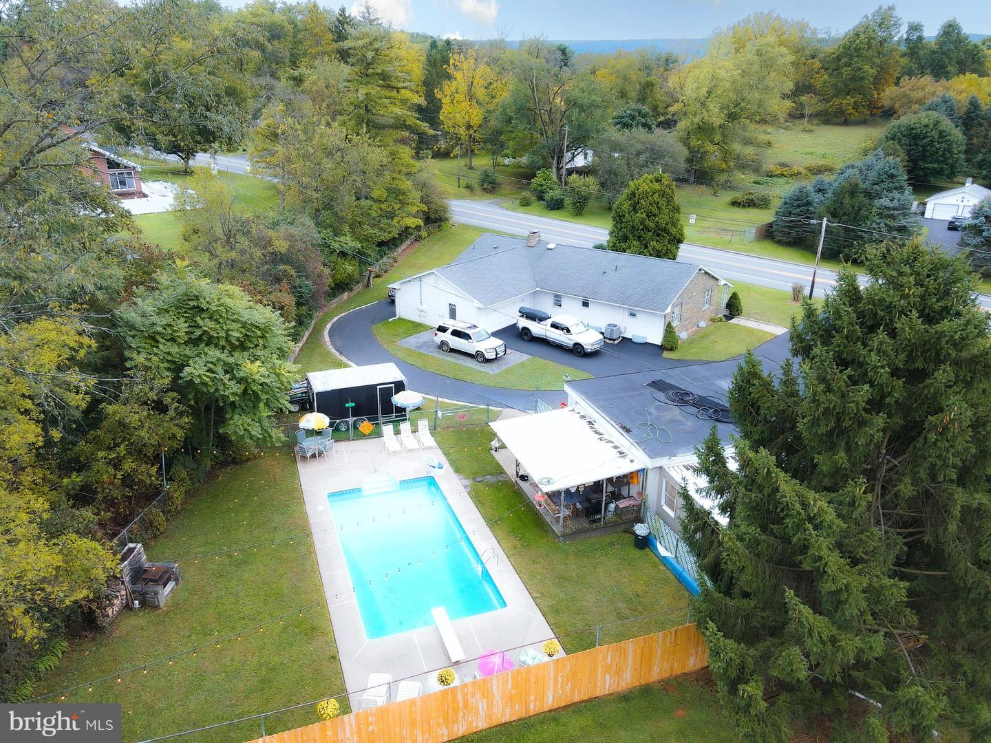 1829 Zion Rd Property Photo 2