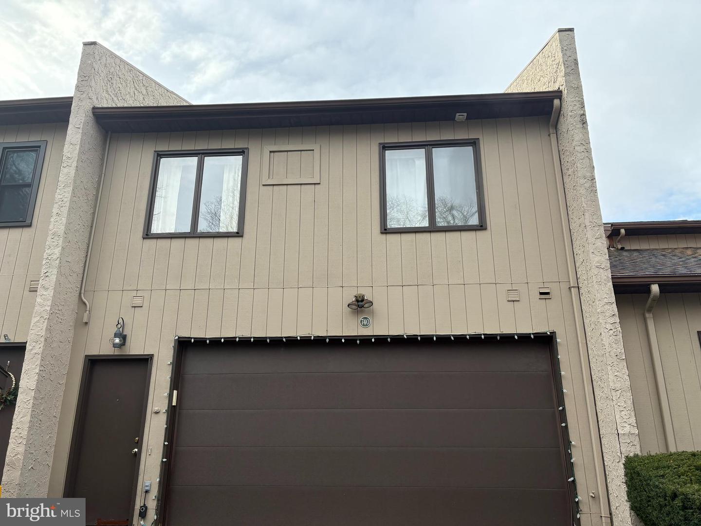 740 W Aaron Dr Property Photo