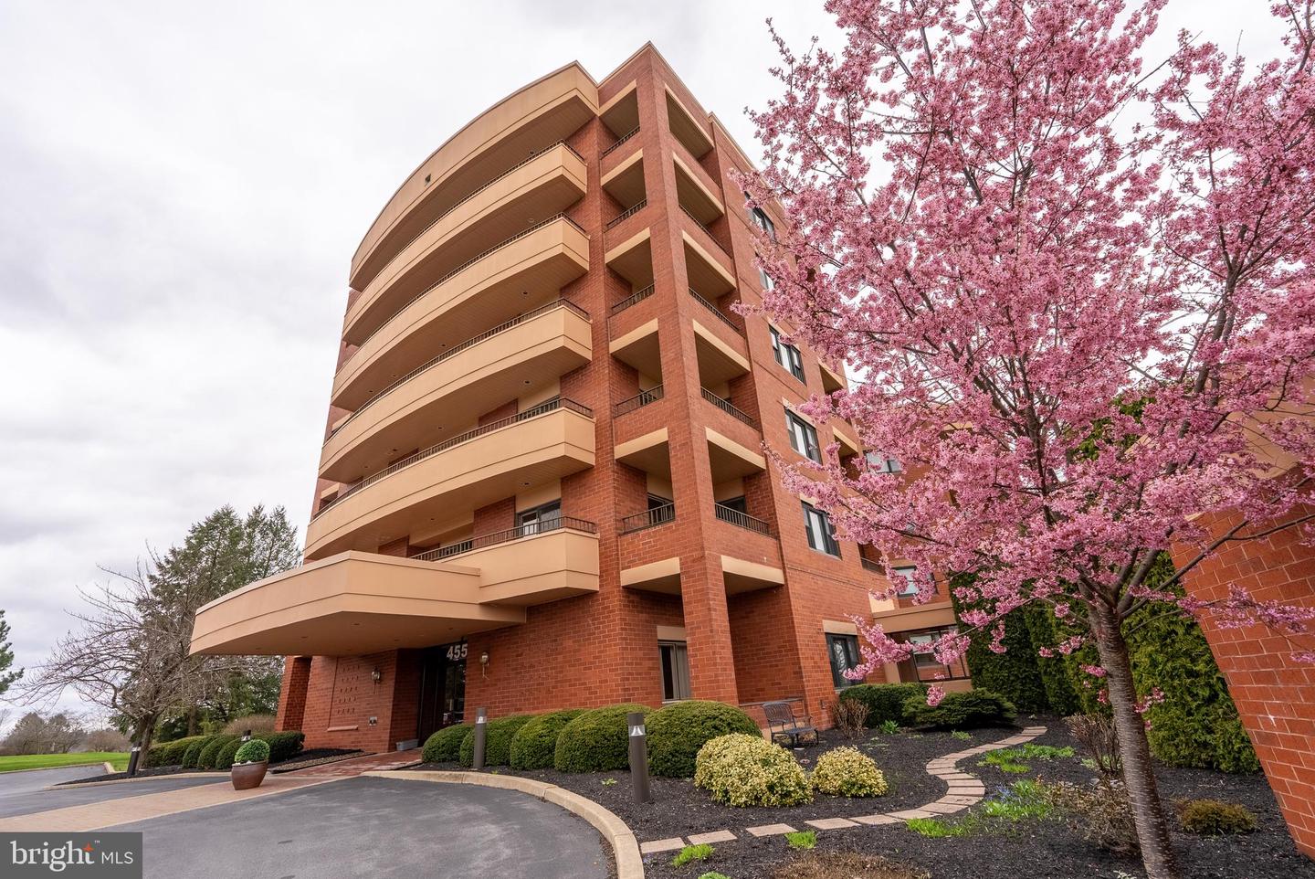 455 Windmere Dr #2b Property Photo