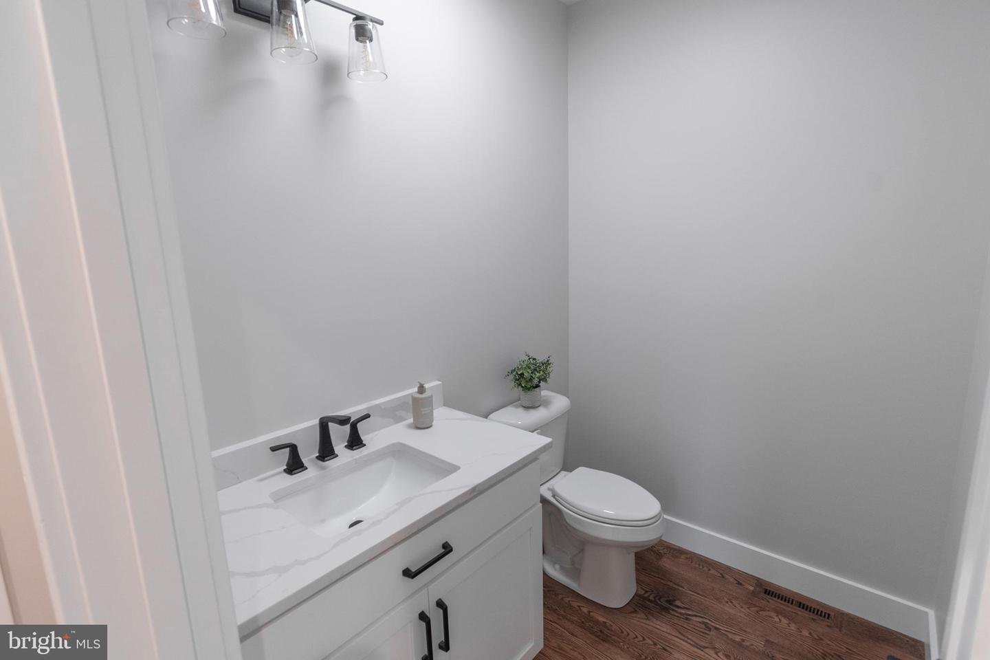 163 Indian Hill Rd Property Photo 23