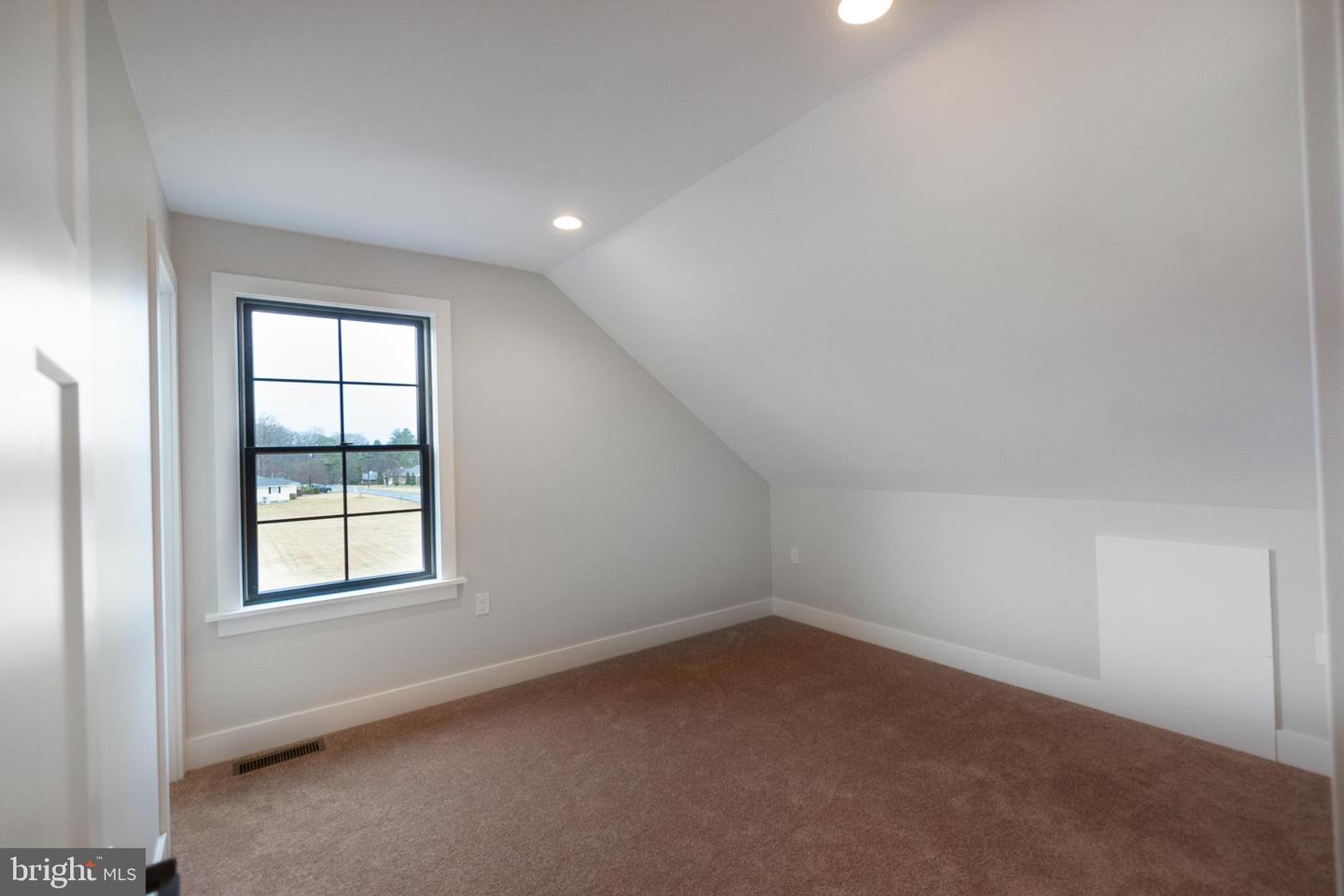 163 Indian Hill Rd Property Photo 27
