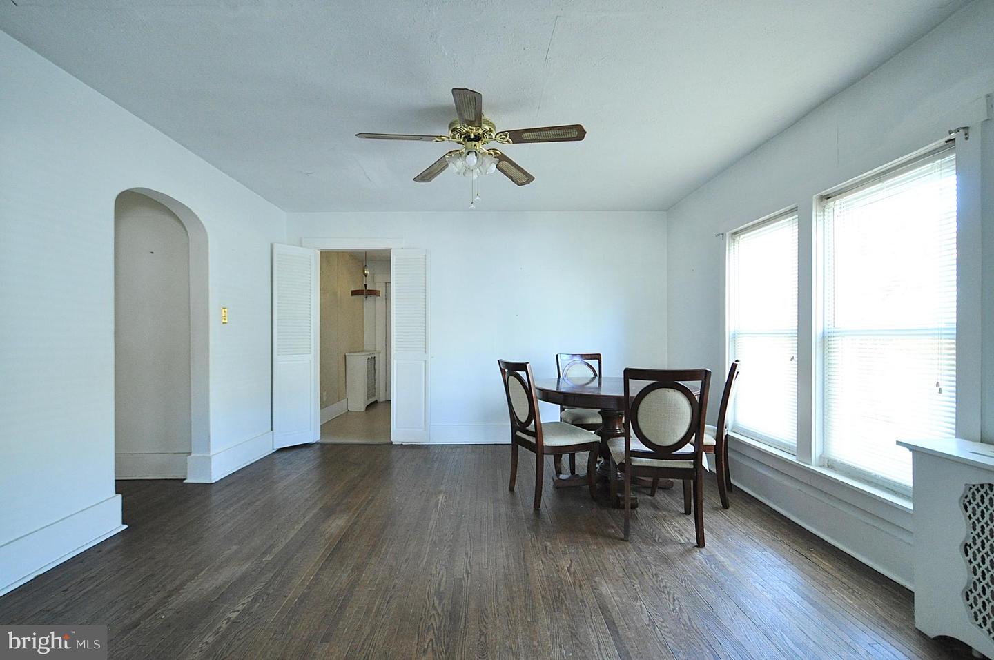 109 N Centre St Property Photo 14