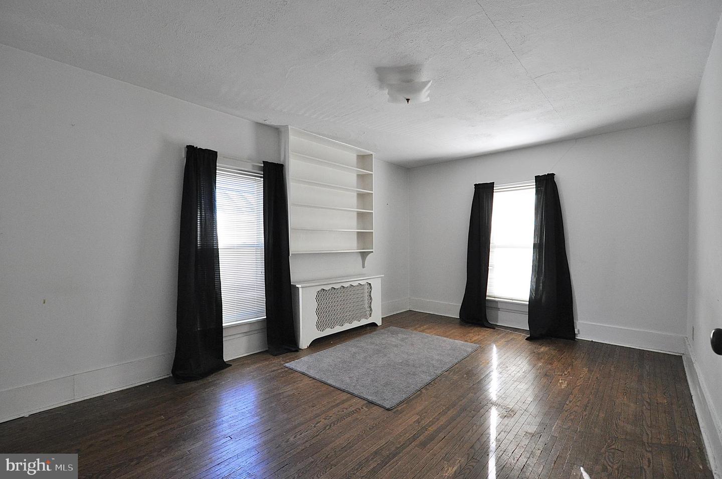 109 N Centre St Property Photo 15
