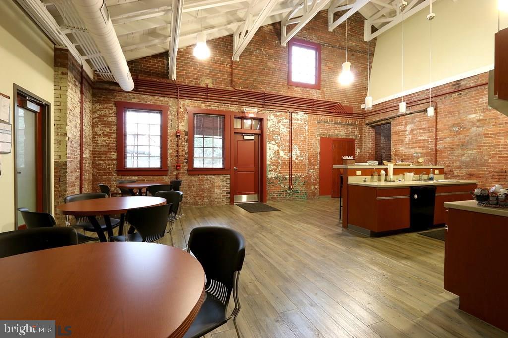 194 Match Factory Pl Property Photo 9