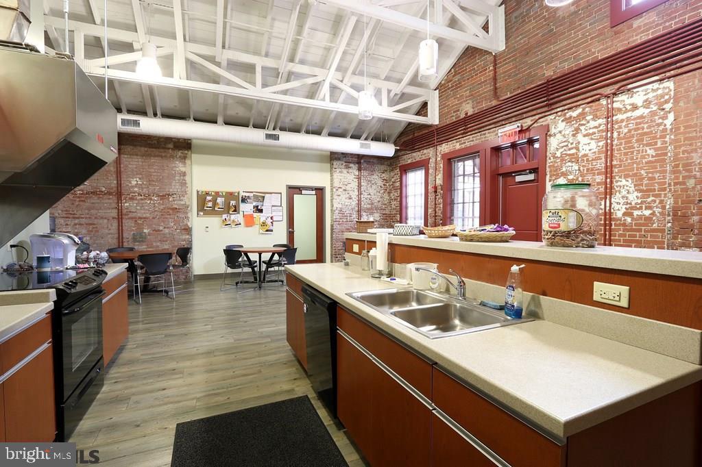 194 Match Factory Pl Property Photo 12