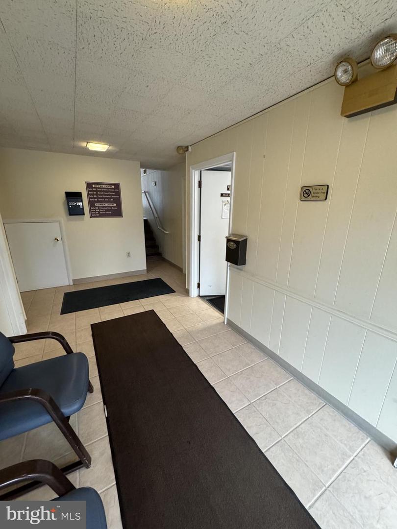 233 Easterly Pkwy #102 Property Photo 8