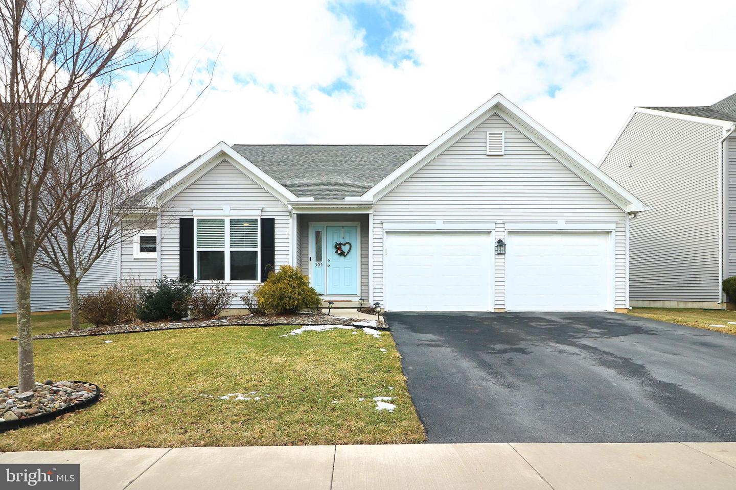 305 Amberleigh Ln Property Photo