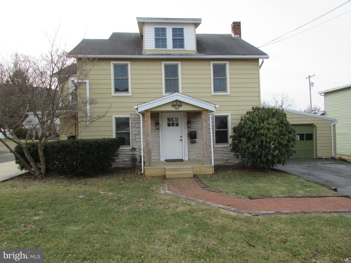 180 & 182 S Main St Property Photo 1