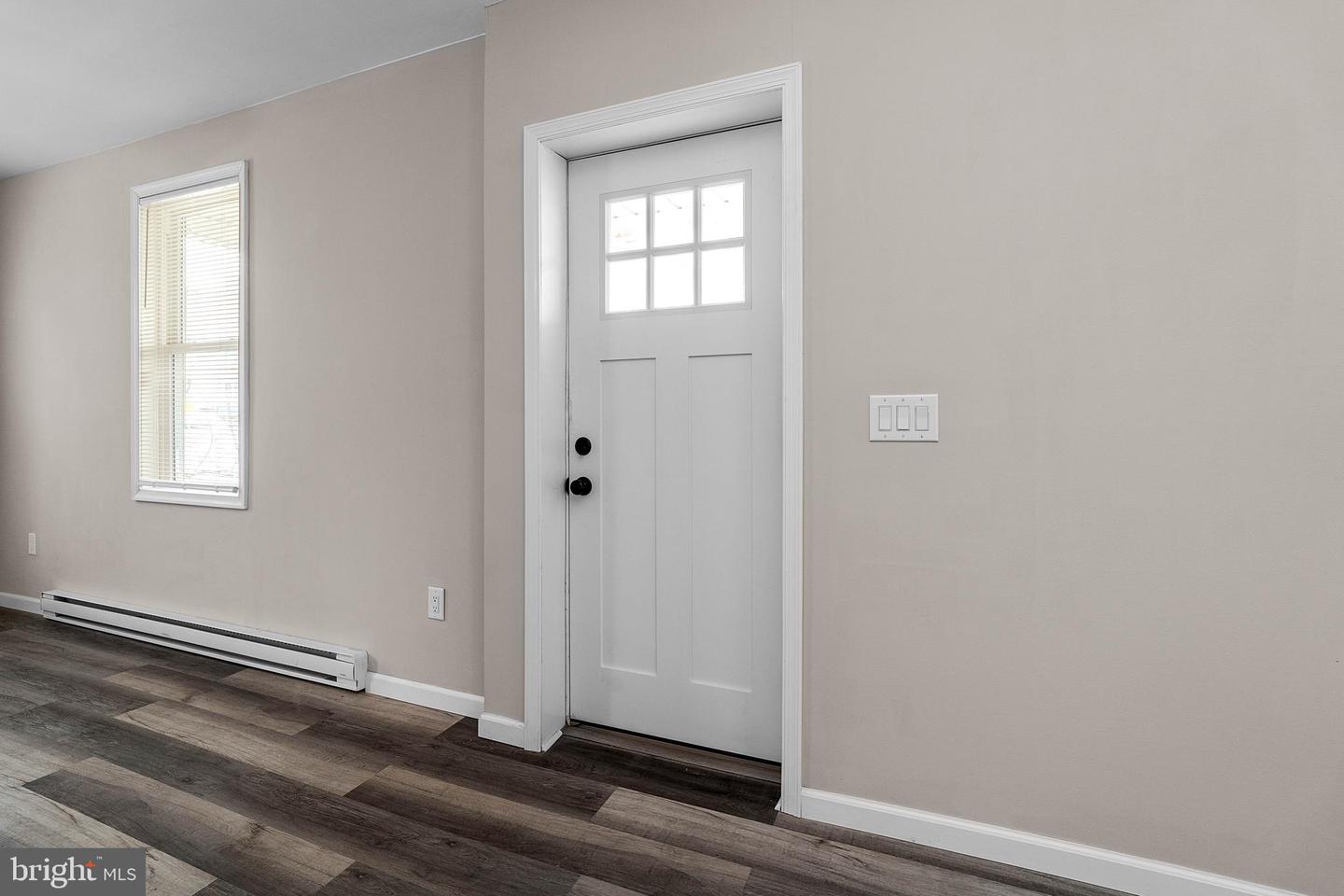 108 N Centre St Property Photo 14
