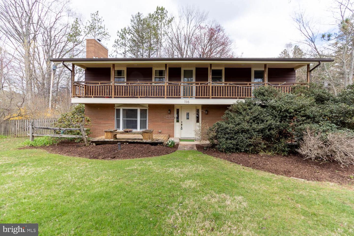 735 Kennard Rd Property Photo 1