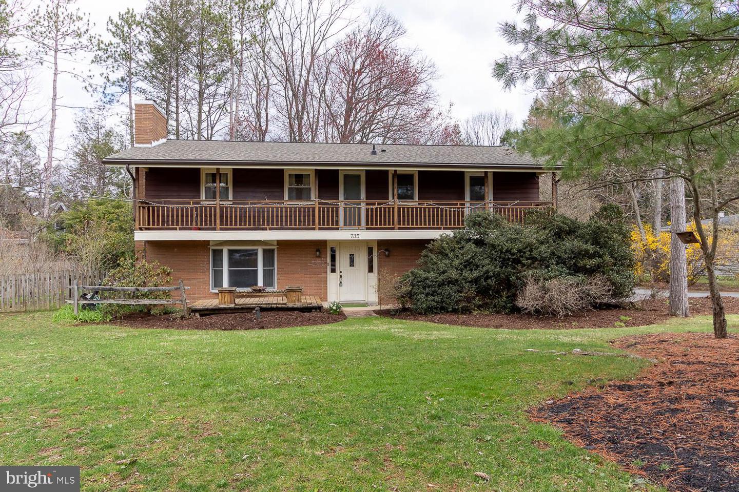 735 Kennard Rd Property Photo 4