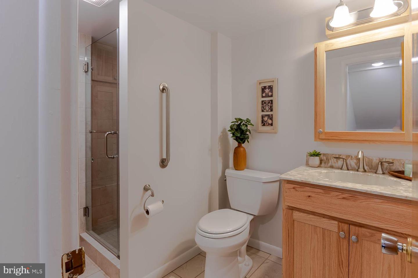 735 Kennard Rd Property Photo 9