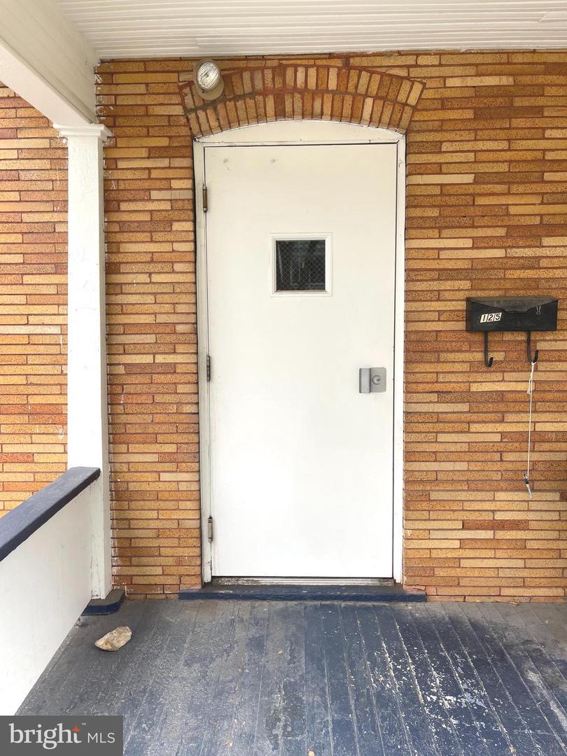 125 W Park Ave Property Photo 2