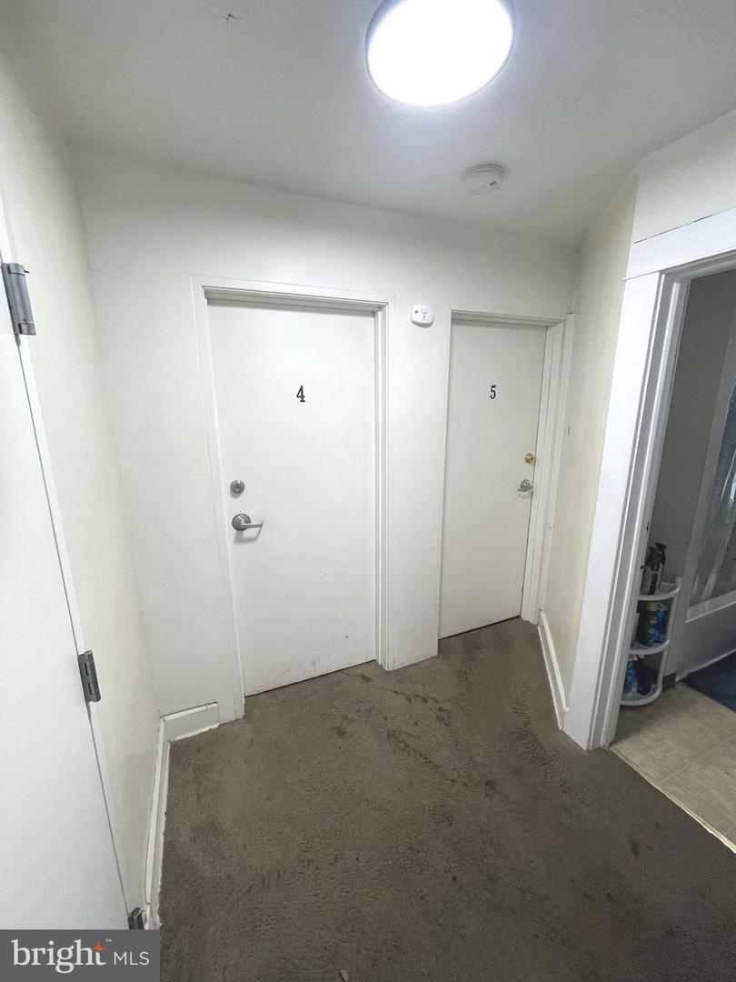 125 W Park Ave Property Photo 10