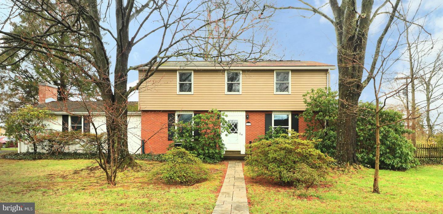 168 E North Hills Pl Property Photo