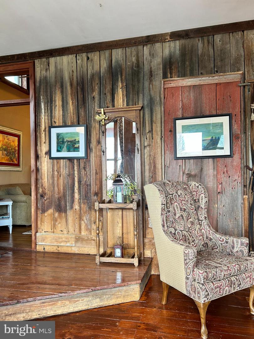 111 Mountain Ave Property Photo 2