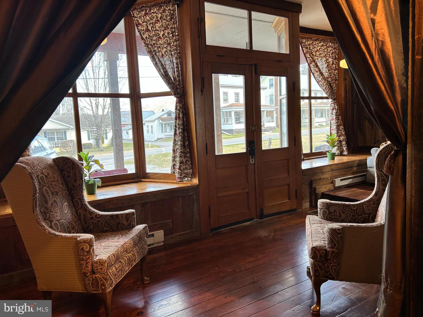 111 Mountain Ave Property Photo 4