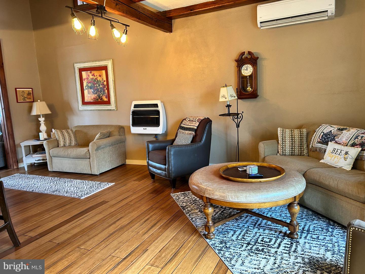 111 Mountain Ave Property Photo 6