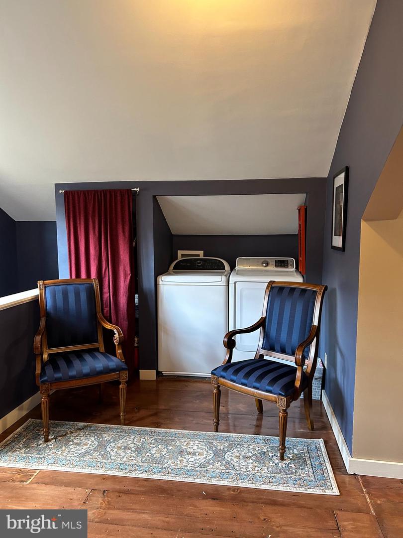 111 Mountain Ave Property Photo 7