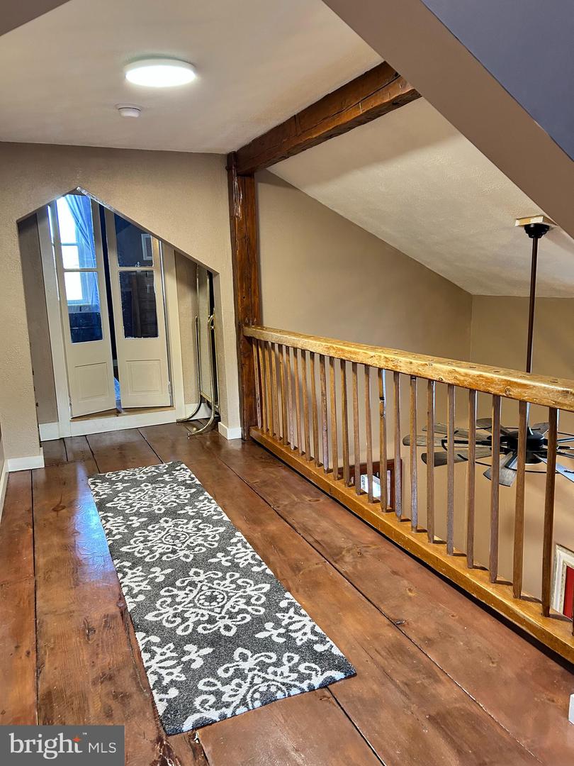 111 Mountain Ave Property Photo 10