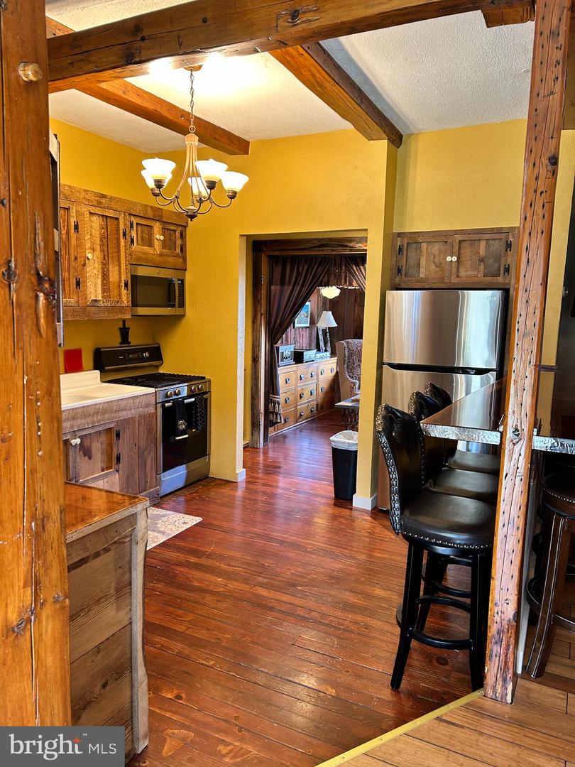 111 Mountain Ave Property Photo 18