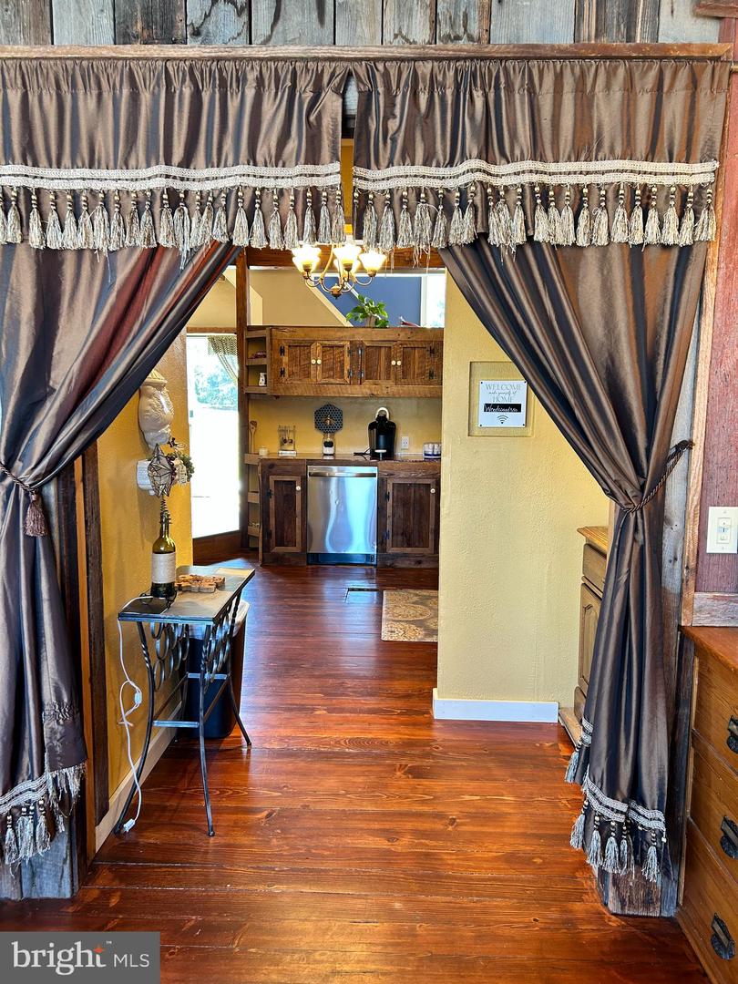 111 Mountain Ave Property Photo 23