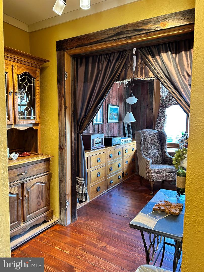 111 Mountain Ave Property Photo 27