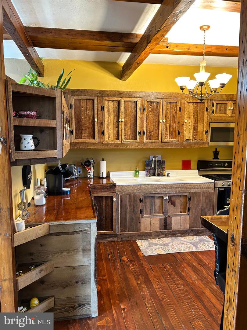 111 Mountain Ave Property Photo 35