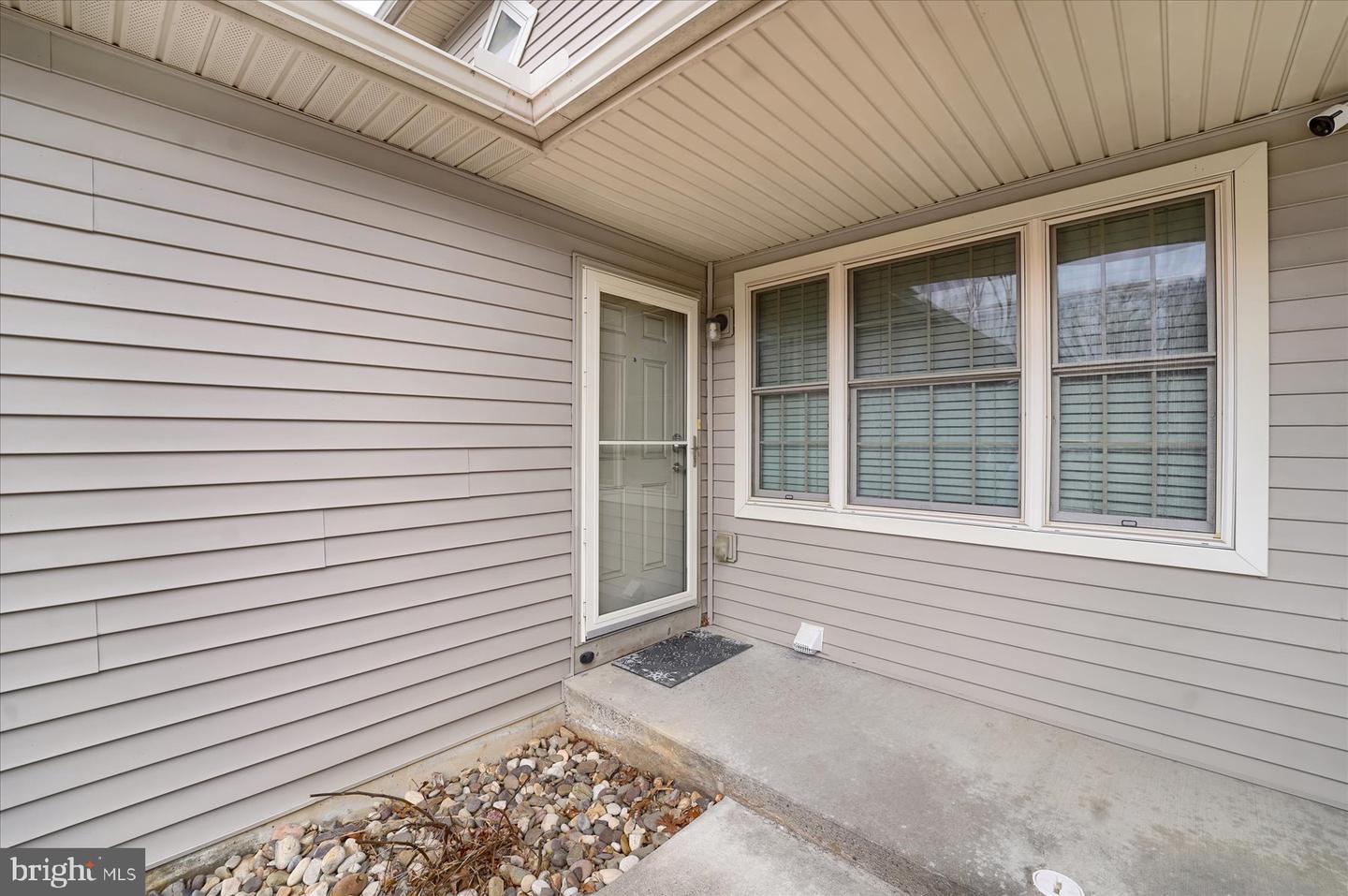 642 Oakwood Ave #d Property Photo 2