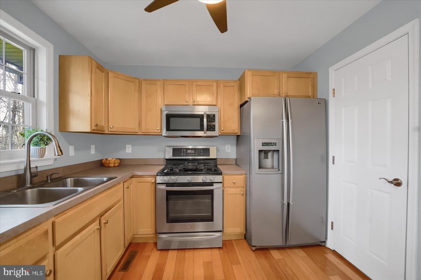 642 Oakwood Ave #d Property Photo 10