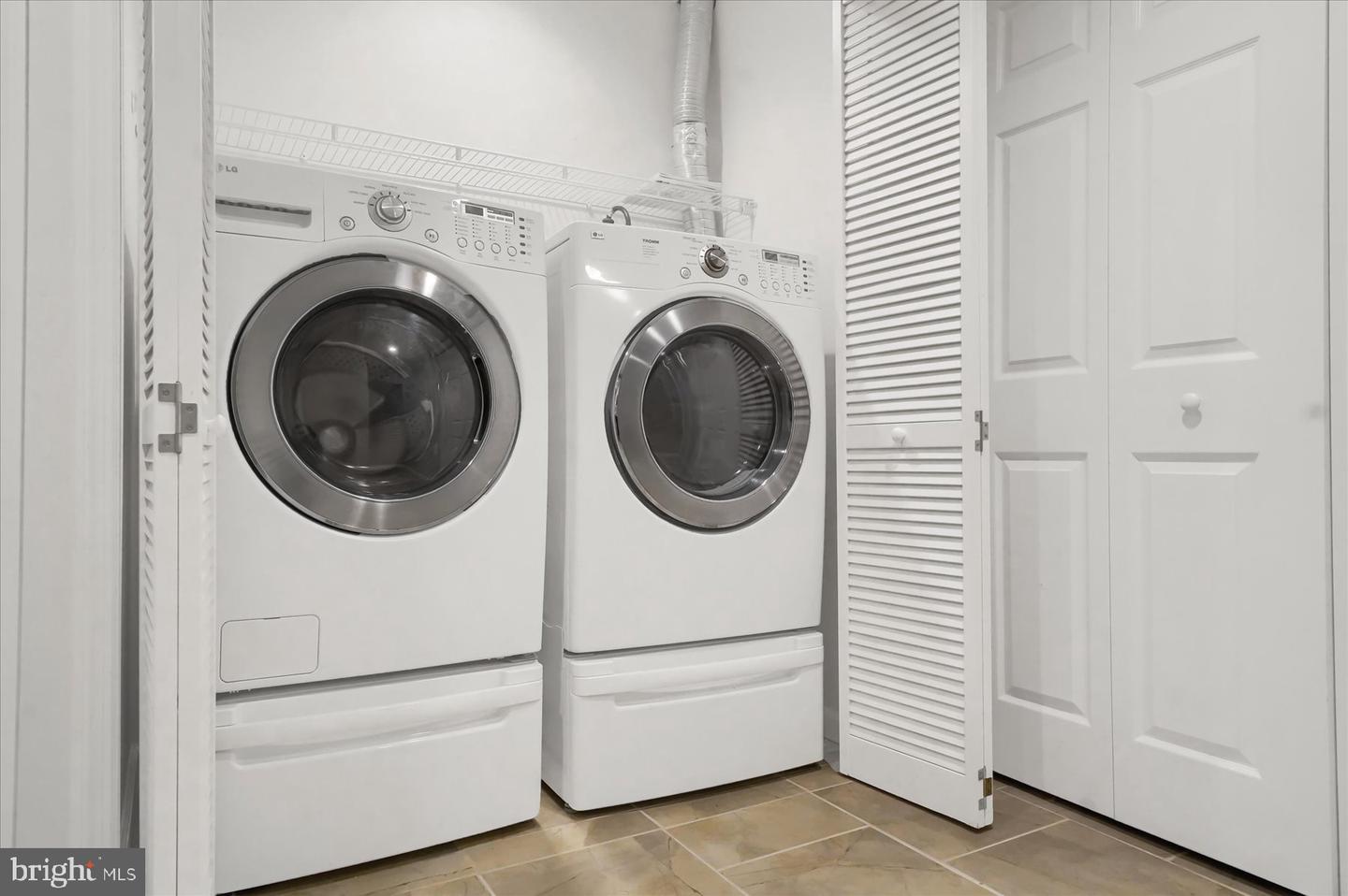 642 Oakwood Ave #d Property Photo 21