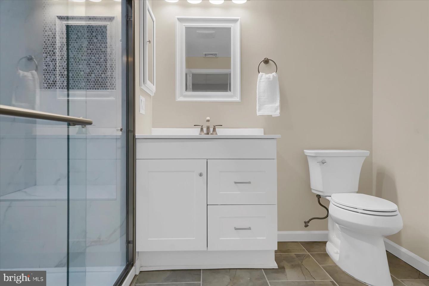 642 Oakwood Ave #d Property Photo 22