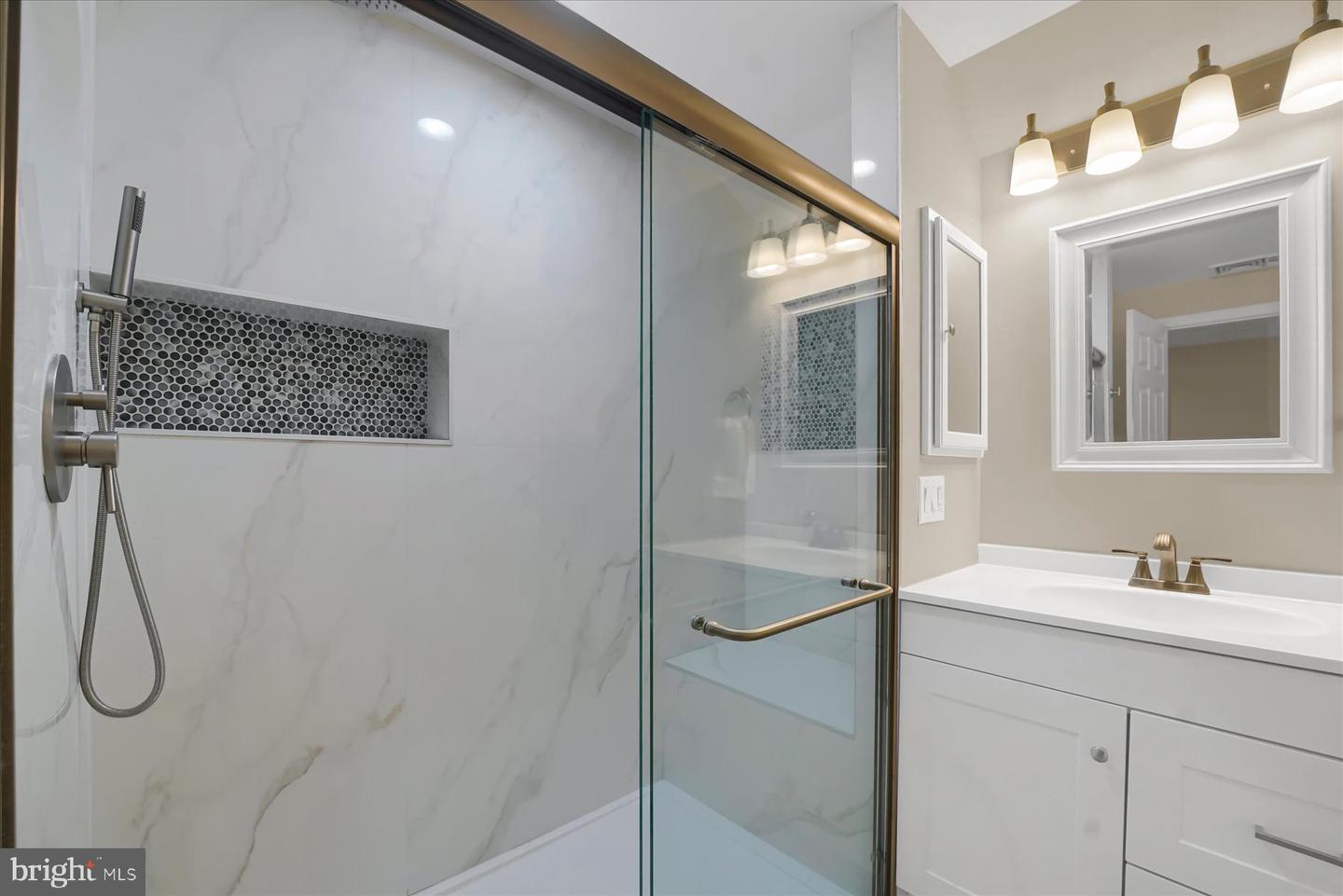 642 Oakwood Ave #d Property Photo 23