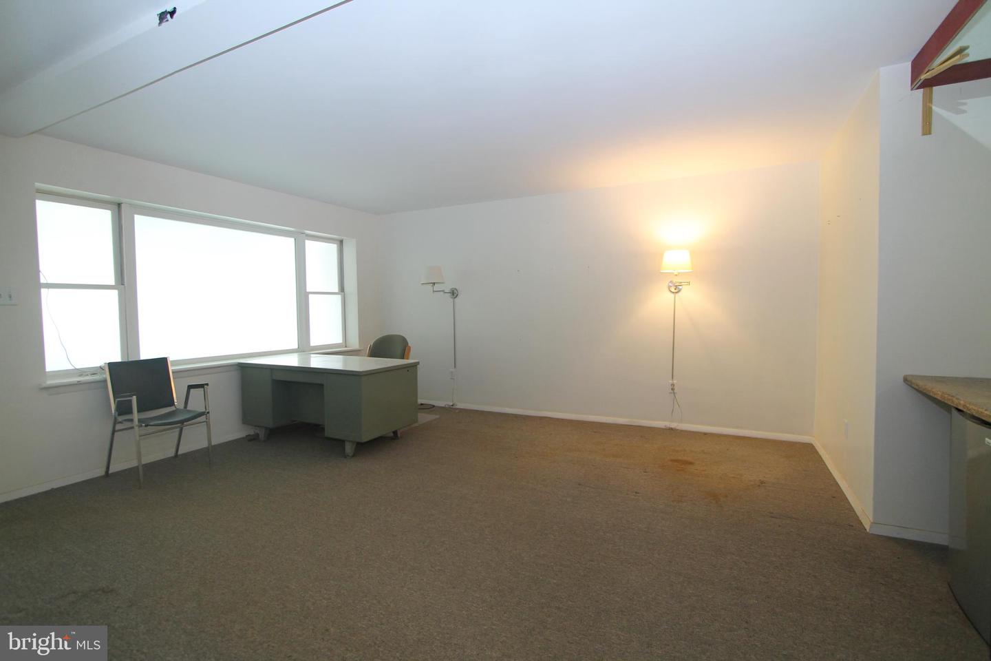 1121 W College Ave Property Photo 6