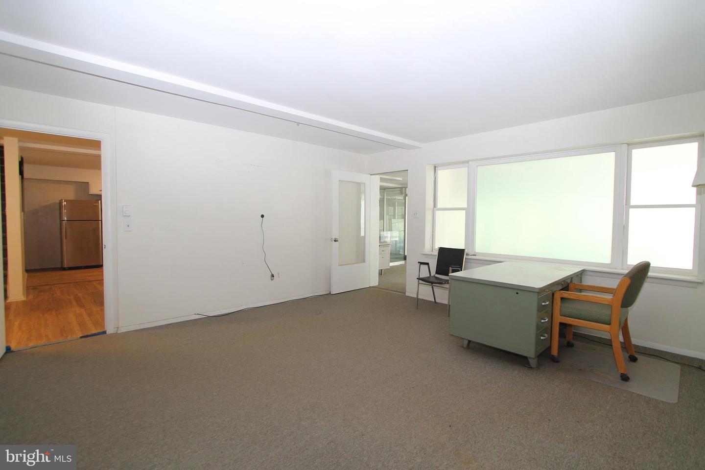 1121 W College Ave Property Photo 7
