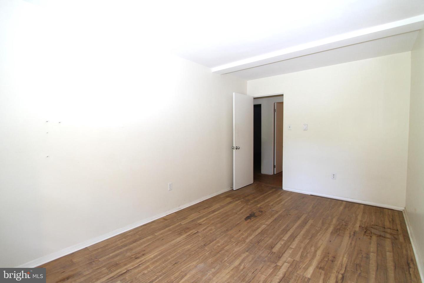 1121 W College Ave Property Photo 12