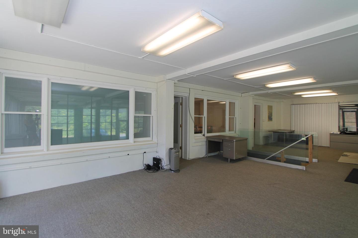 1121 W College Ave Property Photo 18