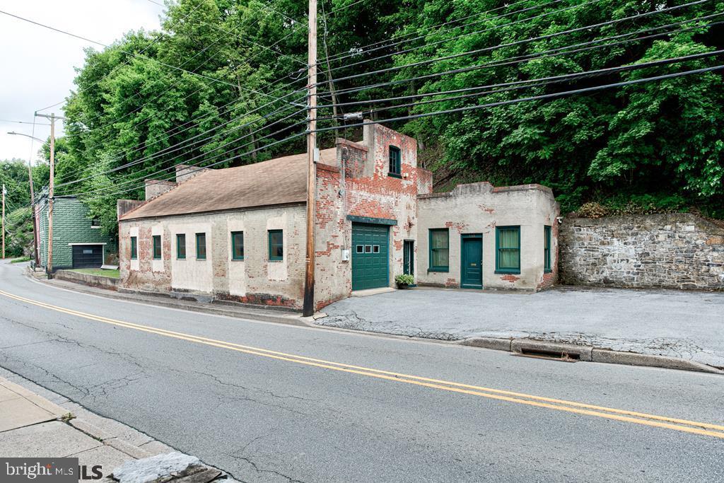 146 S Water St Property Photo 1
