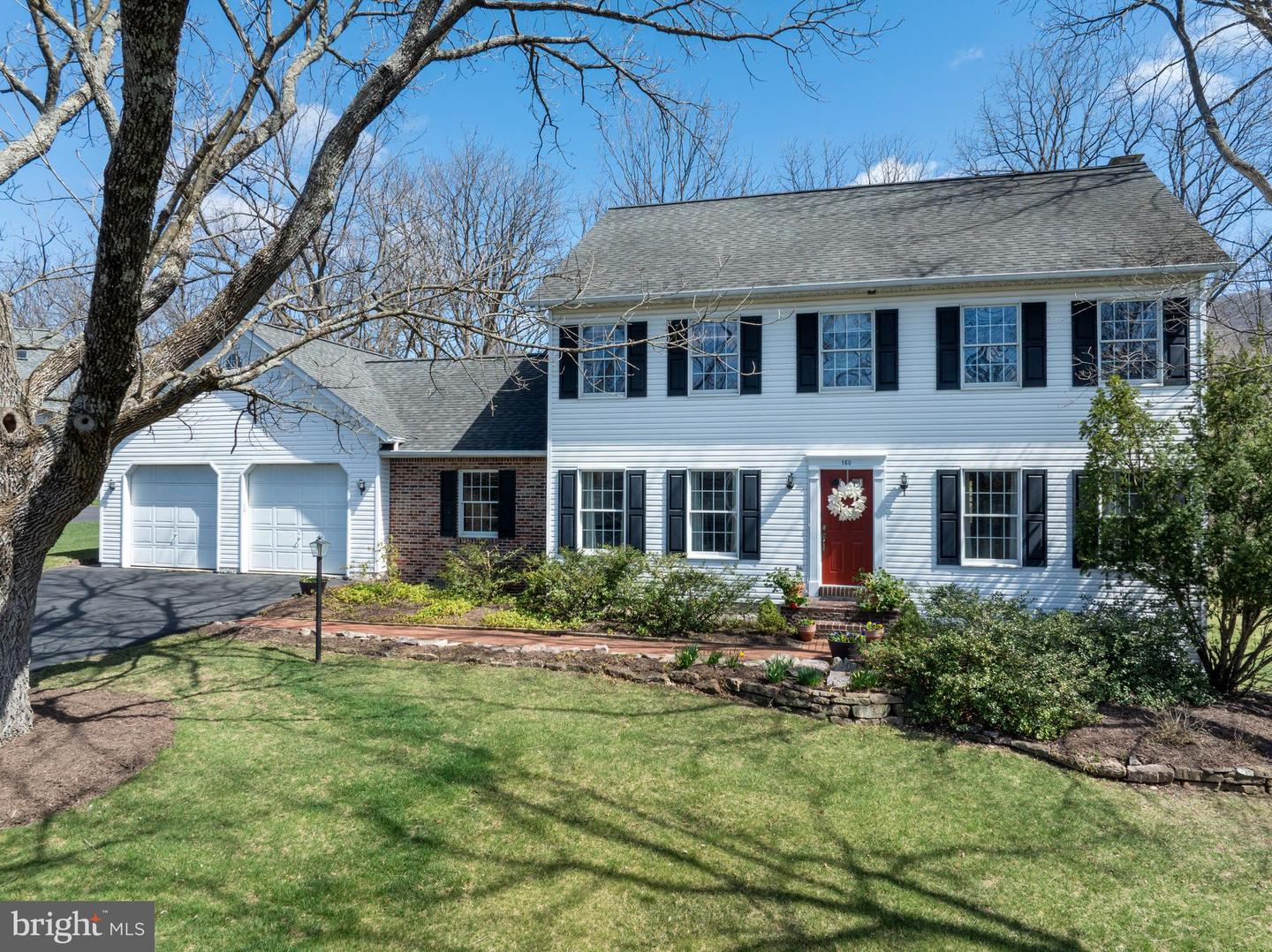 16851 Real Estate Listings Main Image