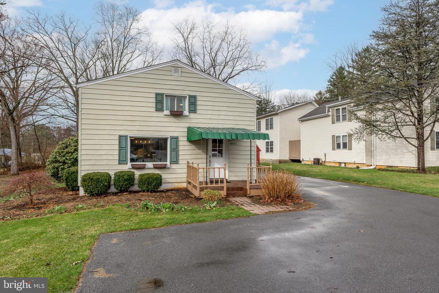 1832 Waddle Rd Property Photo