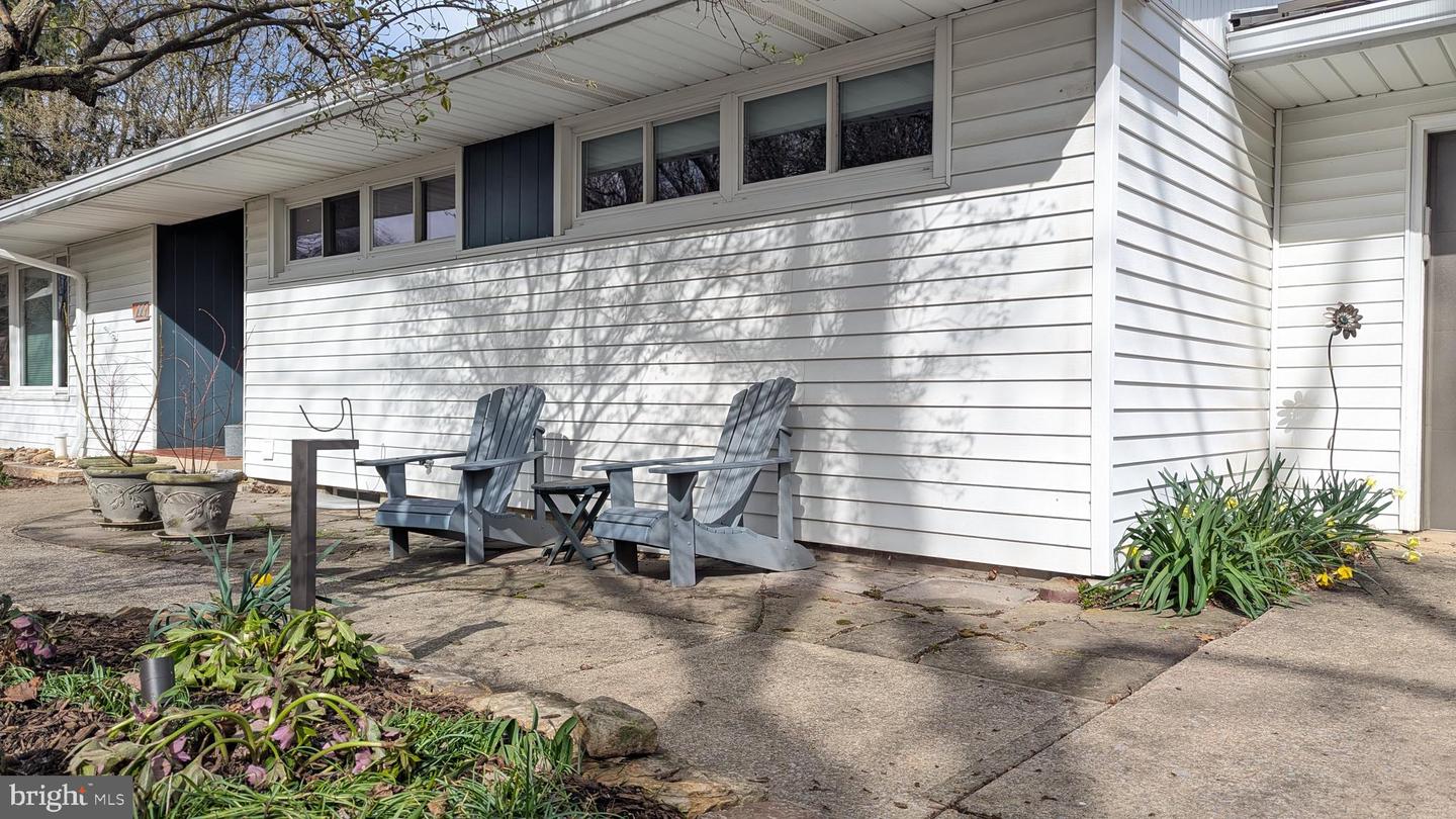 229 Ellen Ave Property Photo 2